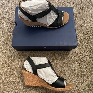 Rockport Blanca T Strap Black Wedge Sandals Size 8.5